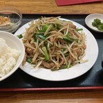 中華酒場 桜坊 - 豚肉とニラの野菜炒め定食