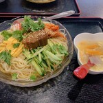 四季の春 上海料理 - 角煮冷やし中華(大盛り＋50円！)