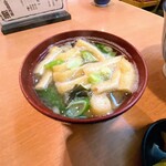 Chikaramochi - 他人丼と味噌汁