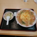 聚香楼 - 天津飯、付いてくる玉子スープ