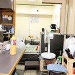 大阪飯店 - 時計が15分程早い。エアコンのカバーが無い！笑
