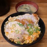 まるはのかつ丼 - かつ丼(750円)
玉子追加(+50円)
みそ汁(+50円)