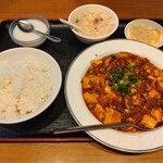 中華料理　龍城 - 麻婆豆腐定食（980円）