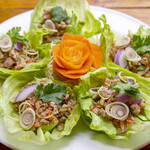 Minced pork wrapped in lettuce