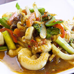 Stir-fried squid gapao: Pat Pramook Bai Gapao