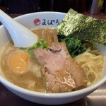 豚骨醤油らーめん まぼろし - らーめん780＋味玉130＝910円
