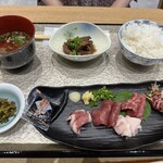 馬肉料理 菅乃屋 空港店 - 