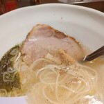 翔鶴 - 黒胡椒を少々振って残りを楽しみます。