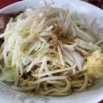 ラーメン二郎 - 汁なしブタマシニンニク魚粉