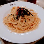 ITALIAN TOMATO Cafe Jr. - 令和5年8月 ランチタイム
      本日のパスタセット 780円
      たらこの和風パスタ、野菜サラダ、ピーチティー