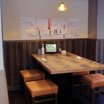 シウマイ堂 正屋 - テーブル席