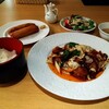 ライブラリーカフェ トラックス - 回鍋肉に春巻とディナーセット(ライス＋スープ＋サラダ)を追加して夕食メニュー完成。