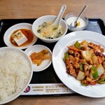 Nixi Shou Wa Xashou - ランチ　鶏肉の辛子炒め定食　¥800 (税込)