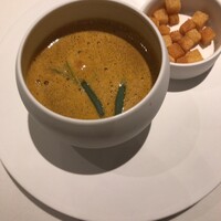 フランス料理 ル・クール - エクルヴィスのビスクとポーチドエッグ