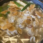 おふくろ亭 - 2023/08/08
      ホル鍋定食 大飯 ニンニク 600円
      ✳︎選べる小鉢は温泉玉子
      ピリ辛あじのチリソース 100円