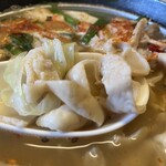 おふくろ亭 - 2023/08/08
      ホル鍋定食 大飯 ニンニク 600円
      ✳︎選べる小鉢は温泉玉子
      ピリ辛あじのチリソース 100円