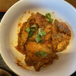 おふくろ亭 - 2023/08/08
      ホル鍋定食 大飯 ニンニク 600円
      ✳︎選べる小鉢は温泉玉子
      ピリ辛あじのチリソース 100円