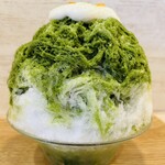 かき氷店 小桃 - こちらはトッピングしなかったけど粒あんが合いそうだな♡