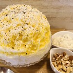 かき氷店 小桃 - もろこしくん　＆定番のナッツとラムレーズンチーズクリーム