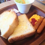 イースタイムカフェ&アンデルセン - パン屋さんなので。パンはおいし～。スクランブルエッグは、ちょっと少ない、、、