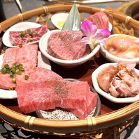 焼肉の龍園 小倉本店 - 花籠 極 九州A5黒毛和牛【4,800円（ランチ）】