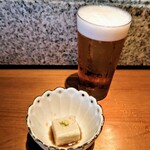 蕎麦居酒屋 彩海 - 生ビール＆お通しの蕎麦豆腐