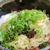 きさく - 冷やしトマト温玉汁無し担々麺(税込680円)
辛さは普通の辛さでお願いしました
トマトソースとしっかり炒められた肉味噌、刻み葱、温玉がトッピングされています
中細縮れ麺で程好くタレが絡む感じです