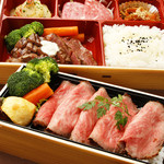 Suteki Koji - 上：お昼のステーキ弁当（要予約）　　　　　　　　　下：ローストビーフ盛り付け例（こちらはブロックにて予約注文）