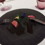 ラ・メール - 鹿肉と松坂牛　脂が少なく、シンプルな味わい。