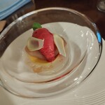 ラ・メール - デザート　ソルベとホワイトチョコ、白桃のコンポート