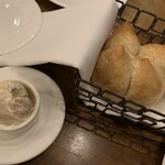 Tommy Bahama Restaurant, Bar & Store - 