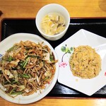 中華料理 酔拳 - 料理写真:肉絲焼き刀削麺と刀削麺セット(半チャーハン)