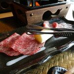 しゃぶしゃぶ　すき鍋　おもき - 松阪牛霜降りと赤身の陶板焼き