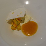 レストラン イリエ ル ジョワイユー - ソーテルヌの香る京都府産冨有柿のマリネ　オレンジとマジョラムの爽やかなアロマ　北海道産マスカルポーネのクレーム