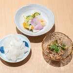 Yakitori Kurogane - お口直し  鬼おろし 鶏皮ポン酢 三浦産野菜の漬け物