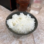 横濱ラーメン あさが家 - 平日ランチはライス1杯無料。