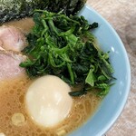 横濱ラーメン あさが家 - ほうれん草。