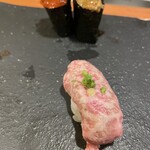 鮨幸三 - 唯一のお寿司の写真。肉寿司