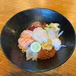 虹鱗 - 海鮮丼3300円