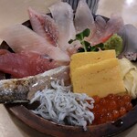 Kaisen Sushi Kaikatei - 浜の地魚丼