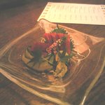 Sakurasakuhanahanatei - 綺麗に盛り付けられた刺身