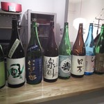 Liten+ - 日本酒たち　オーナーも少し写っています