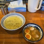 Aoba - 特製つけ麺。ラーメン派なのだが青葉くると何故かつけ麺が多い。双方秀逸と言いたいが、久しぶりきたらつけ麺悪い意味でなく味変わっていたので、きっとラーメンも変わってそう