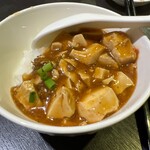 美林華飯店 - マーボー豆腐丼
