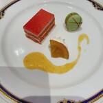 ANAクラウンプラザホテルグランコート名古屋 - フランボワーズムースとアールグレーのマカロン