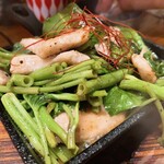 Tanakanchi - 豚トロと空芯菜のバター焼き(*ᐛ )