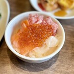 ボンサルーテ カフェ - いくらかけ放題の海鮮丼