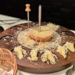 ボンサルーテ カフェ - テテドモアンヌチーズ