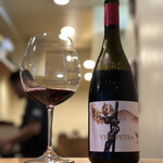 根津 焼鳥 照隅 - 赤ワインボトル