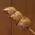 根津 焼鳥 照隅 - 見事に角が立った贅沢な白肝